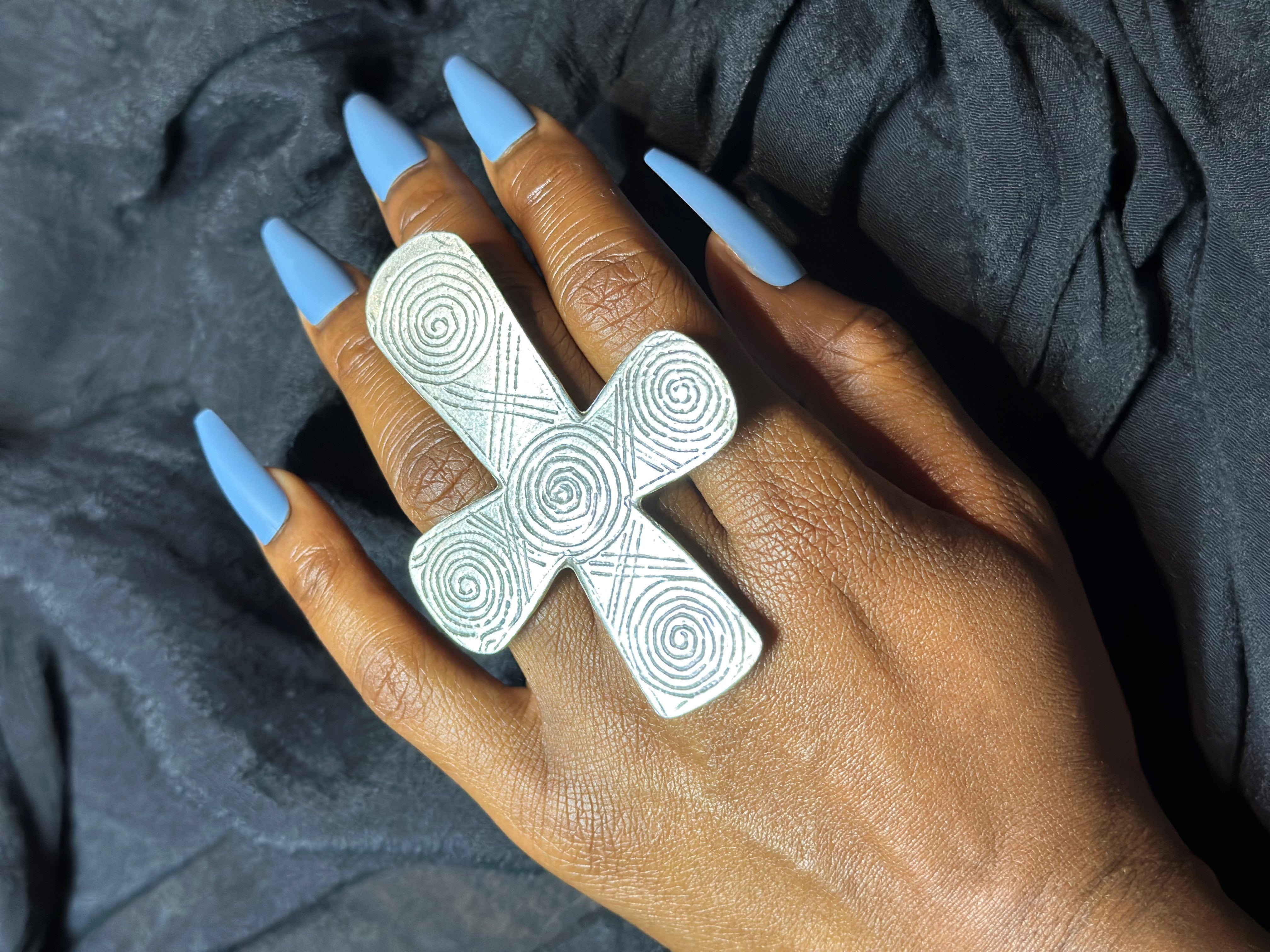 TRIBAL CROSS RING